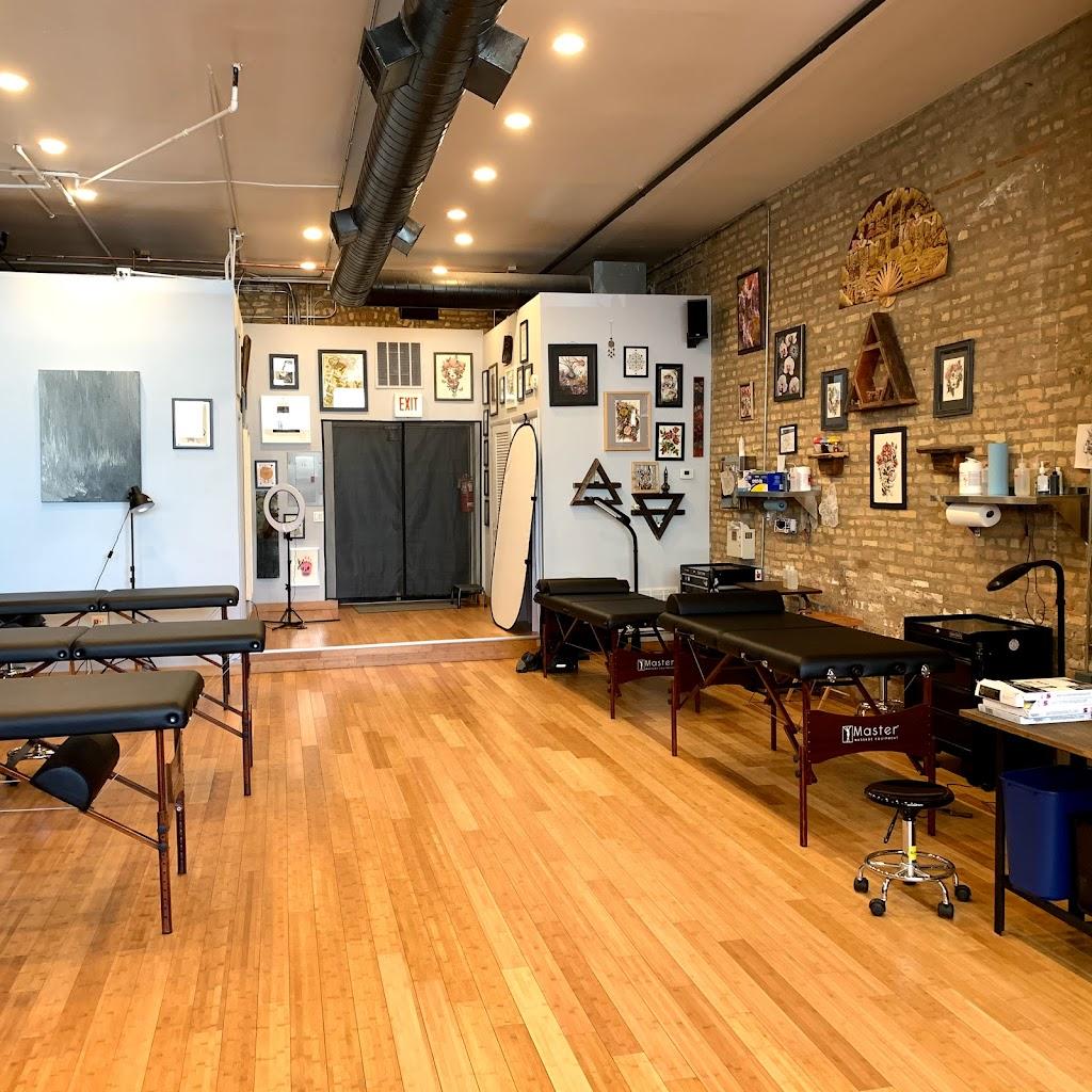 Ash and Ivory Inside in Chicago, Illinois