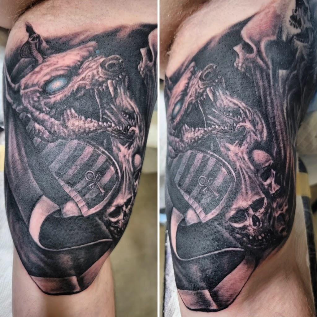 Smokin' Guns Tattoo