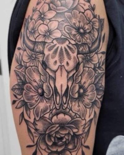 Lady Luck Tattoo and Body Piercing