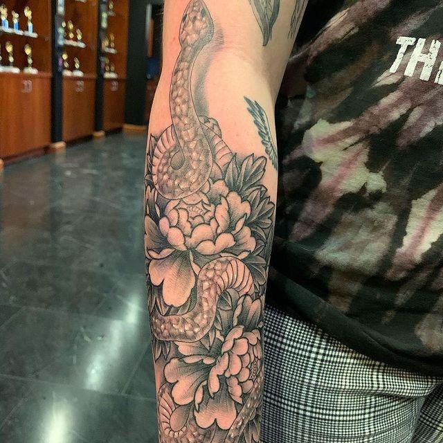 To The Grave Tattoo Co.