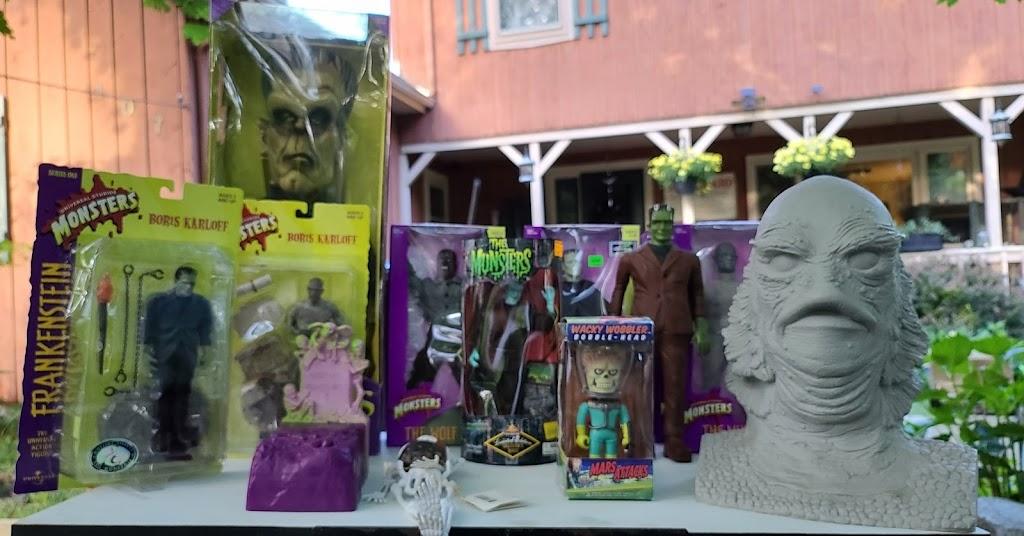 Candy's Curiosities & Vintage Oddities Shop