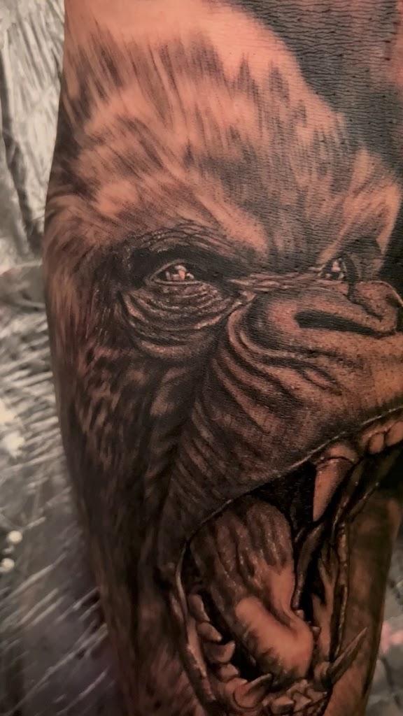 Calaveras tattoo studio