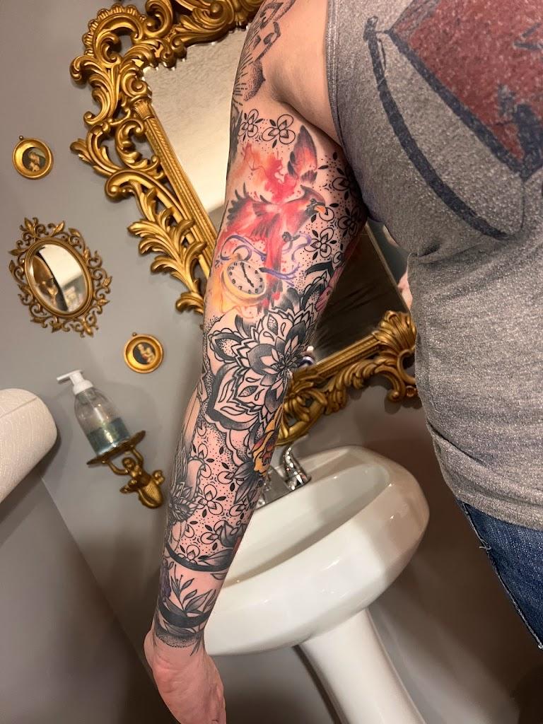 Electric Eye Tattoo Parlor By owner in Vanleer, Tennessee