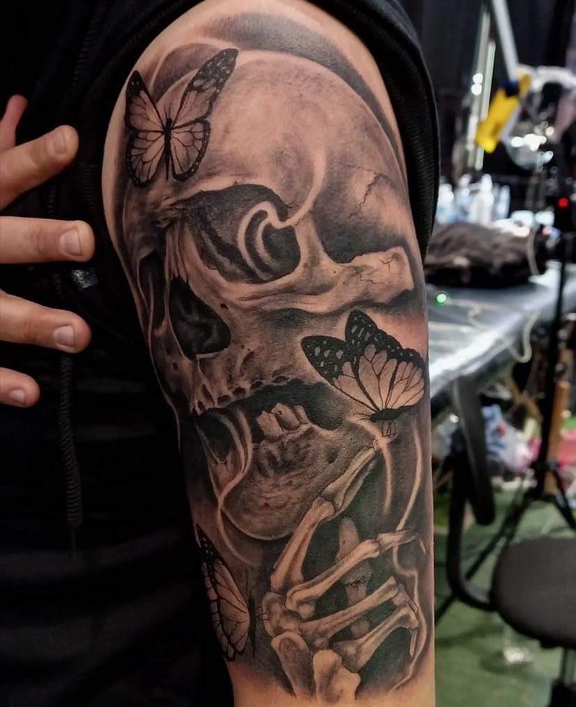Lore Tattoo & Piercings