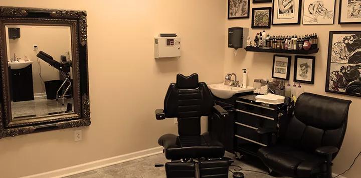 Victorian Ink Tattoo Inside in Elizabeth, New Jersey