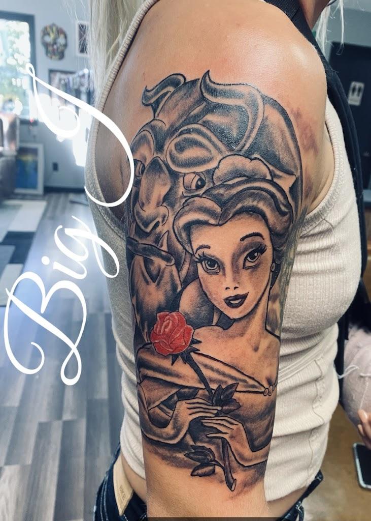 Vivid Arts Tattoo in Watervliet, Michigan