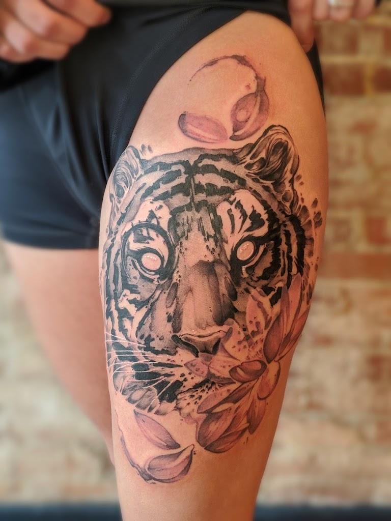 Birds & Bones Tattoo Studio and Art Gallery By owner in Rockland, Maine