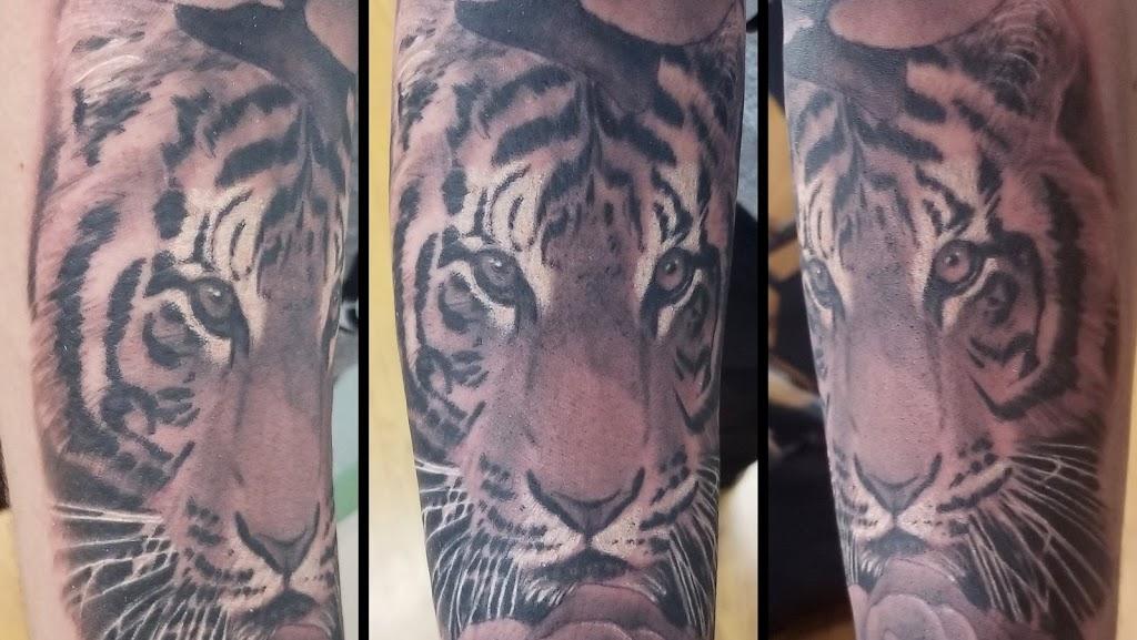 Unhinged Tattoos & Piercing