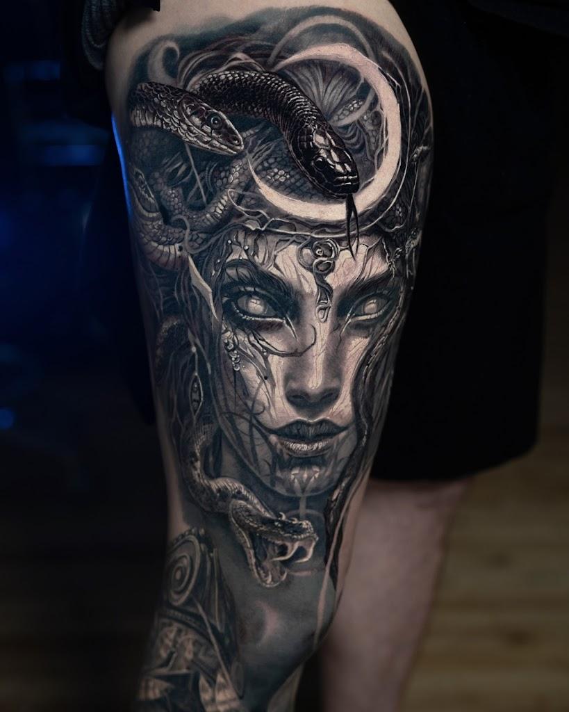 L.O.V.E.machine Tattoo & Piercing