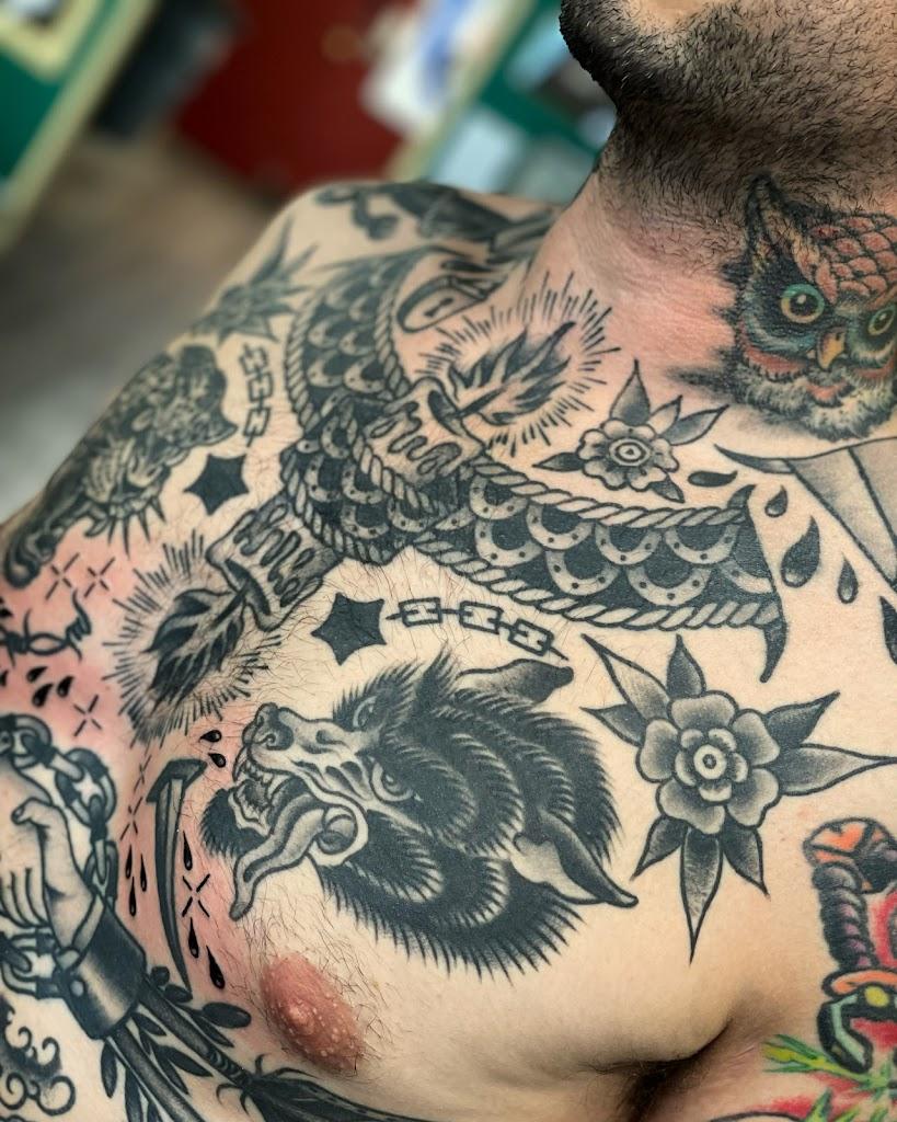 The Queen's Head Tattoo Parlour Tattoo in Los Angeles, California