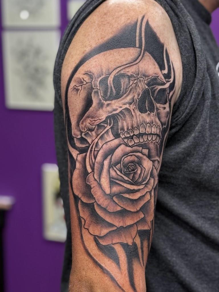 Screaming Aces Tattoo shop