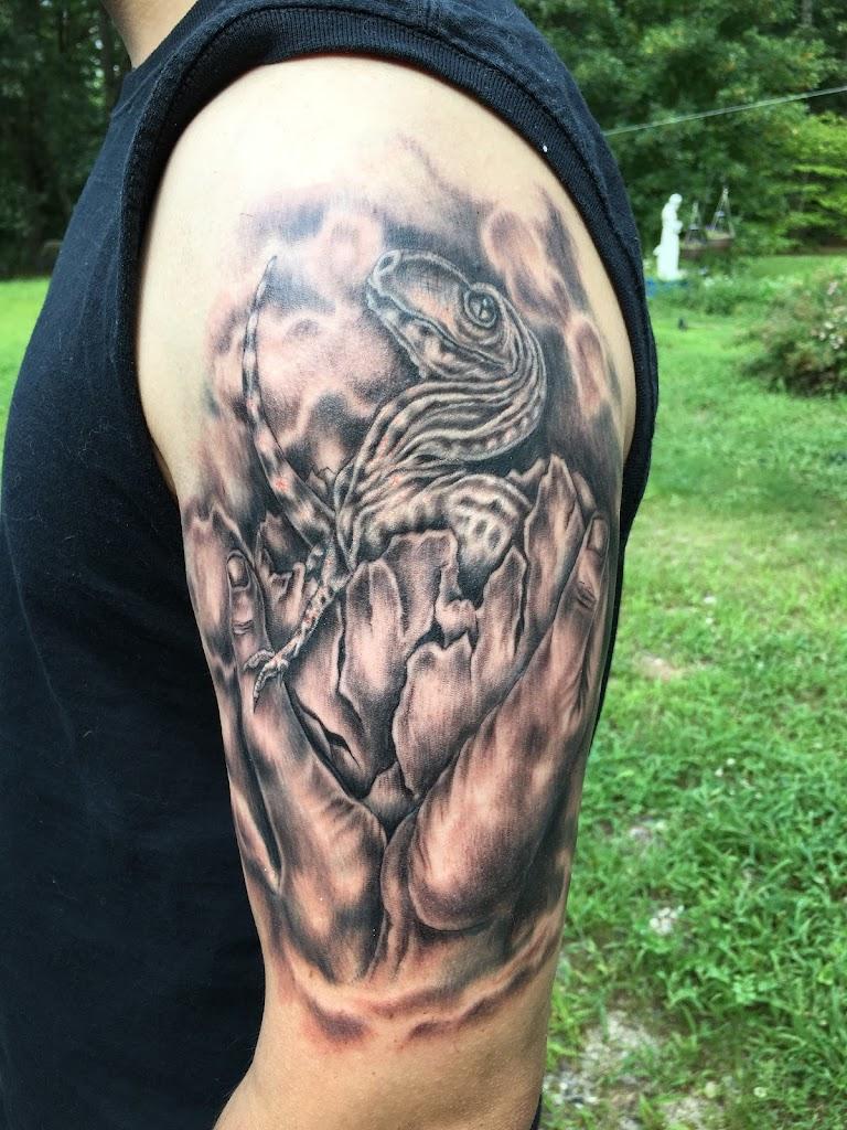 Utopian tattoo and body piercing