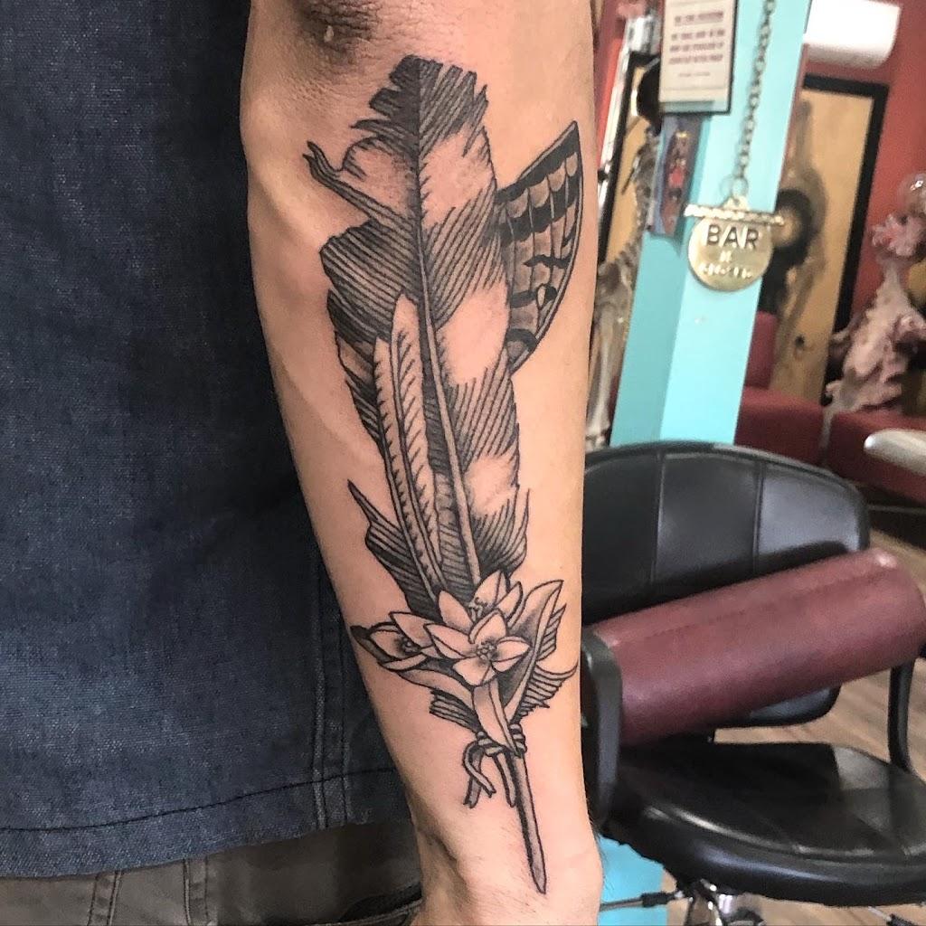 Born Weird Walk in Tattoo and Piercing