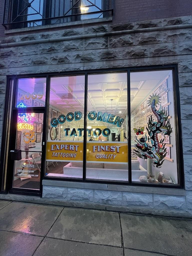 Good Omen Tattoo Exterior in Chicago, Illinois
