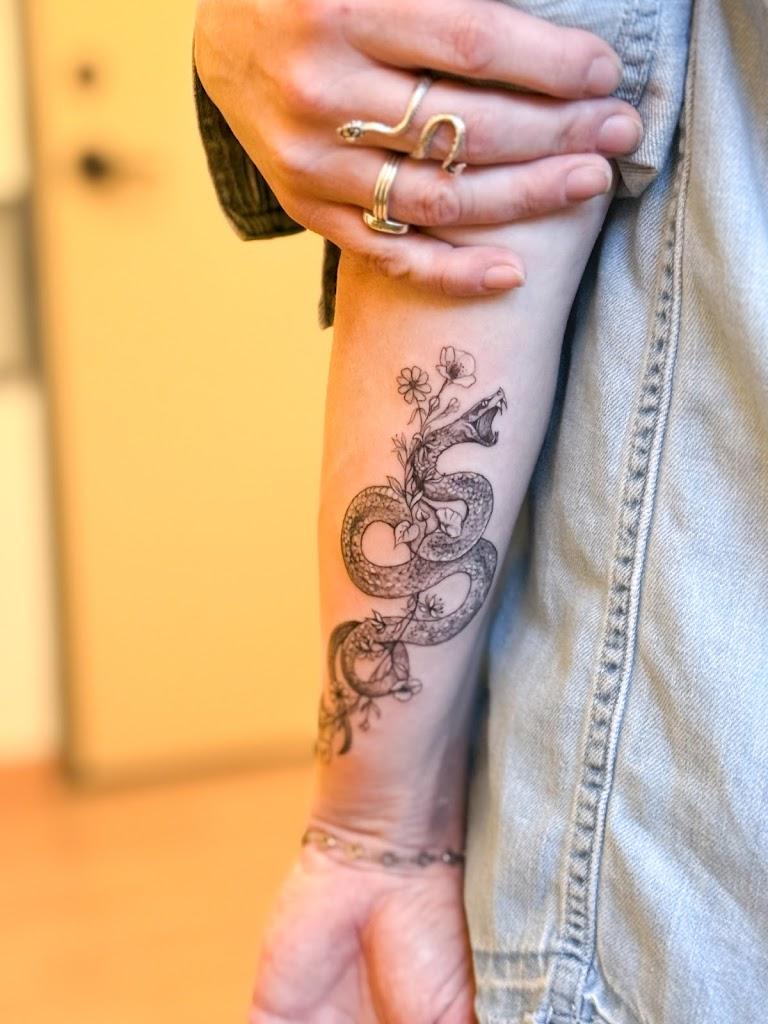 Harper Zimmer Ink By owner in Seattle, Washington