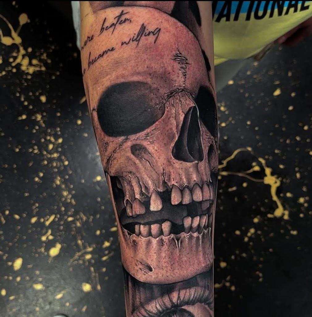 Disconnected Tattoo and Art Co. By owner in Ellsworth, Maine